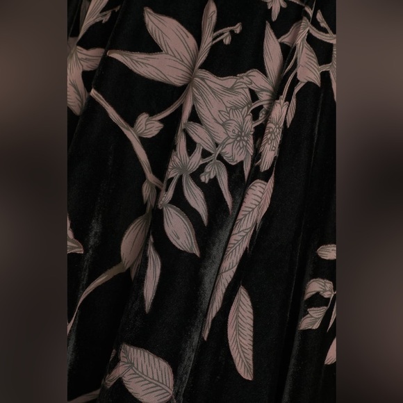 Lulus So Social Black and Mauve Burnout Velvet Floral Skater Dress NWT Size - L - Picture 5 of 11